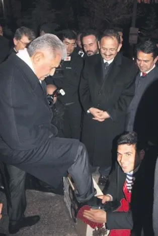Teröriste izin var ay yıldıza yok-6