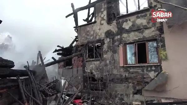 SON DAKİKA: Kastamonu'da 4 evin yandığı yangının boyutu gün ağarınca ortaya çıktı