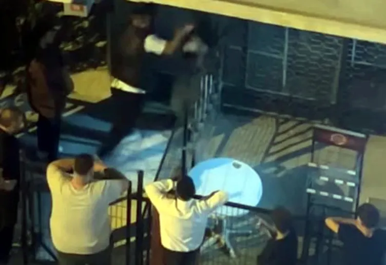 Avcılar’da sokakta kız kardeşine laf attılar: Sinirlenen ağabey yakalayıp tartakladı!