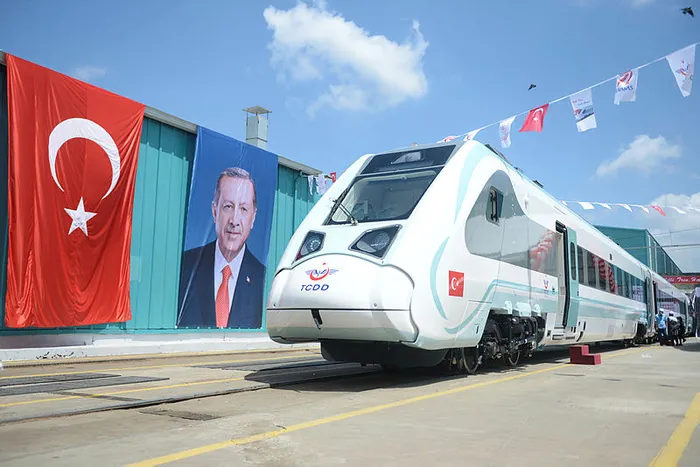 elektrikli-tren-yola-cikiyor-bu-yil-yolcu-tasinacak-1664076005452.jpg