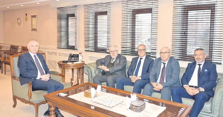 Vali Gül: Medya herkese lazım