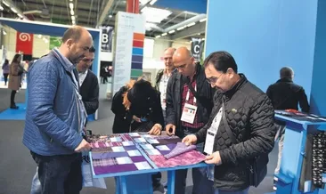 Bursalı tekstilciler sektöre yön veriyor