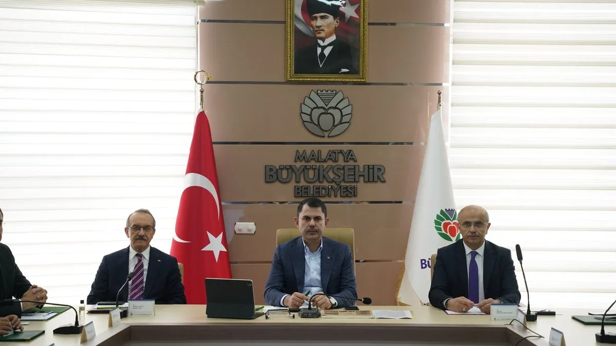 Bakan Murat Kurum'dan deprem fırsatçılarına tepki: 5 bin TL'ye beton mu olur? Bu işi 1 hafta içinde halledelim!