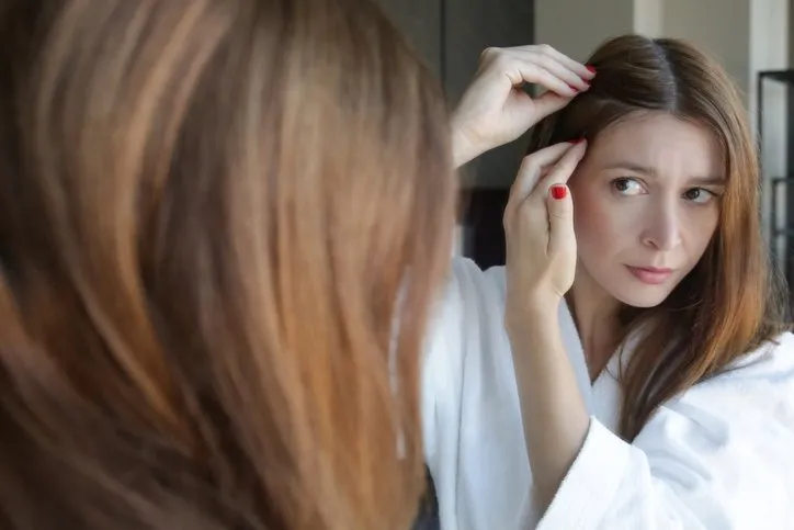 Erken beyazlayan saçların sırrı çözüldü! Meğer sebebi bu vitaminin eksikliğiymiş…