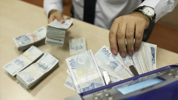 Emekli bayram ikramiyesine zam! Ödeme takvimi belli oldu! İşte 4A,4B,4C tahsis numarasına göre hesaplara yatacak tarih
