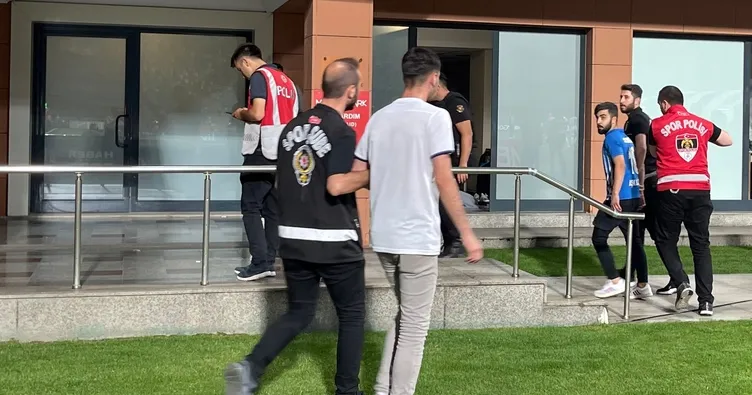 Aynı tribünde kavga ettiler! 10 gözaltı