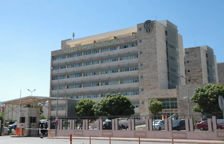 SON DAKİKA | Muhittin Böcek’in oğlunu baz bilgileri ele verdi! İş adamıyla ofisinde 29 dakika görüştü