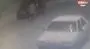 Kavga edip hırslandı, sinirini park halindeki otomobilden çıkardı | Video