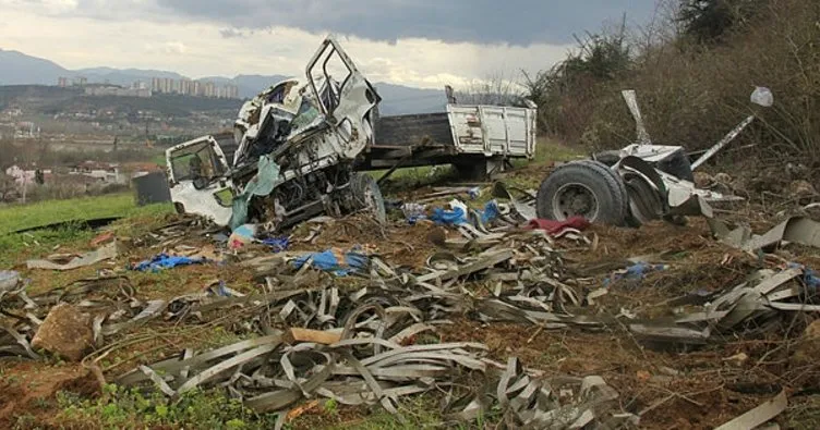 Tarlaya uçan kamyonun şoförü hayatını kaybetti