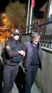 uzerine-kahve-dokulerek-gizlenen-uyusturucu-ele-gecirildi-1650121697089.jpeg