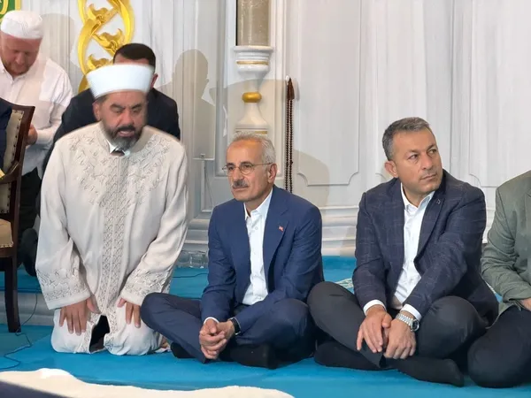 623-genc-hafiz-dualarla-icazet-aldi-1784973252652.jpg