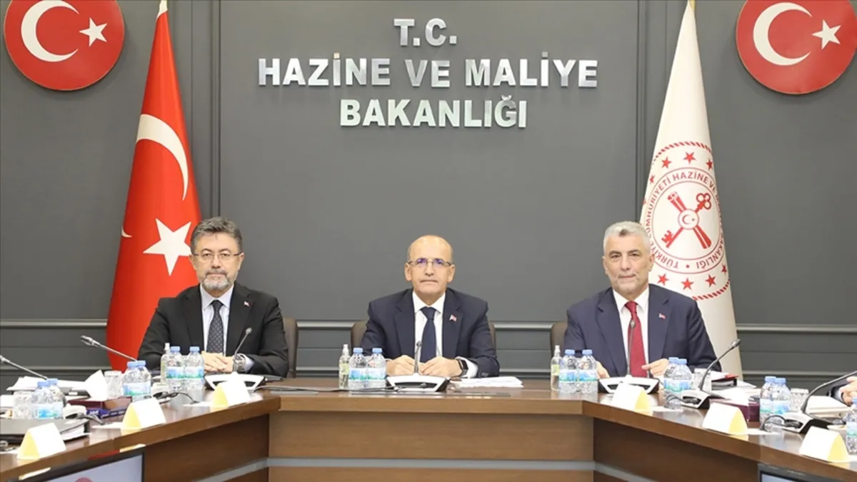 Gıda Komitesi, Bakan Şimşek ev sahipliğinde toplandı: 2026’daki risklere karşı tedbirler sürdürülecek Gıda Komitesi, Bakan Şimşek ev sahipliğinde toplandı: 2026’daki risklere karşı tedbirler sürdürülecek