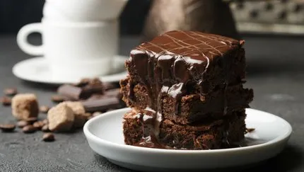 Yumuşacık dokusu ve enfes sosu ile: Islak kek tarifi