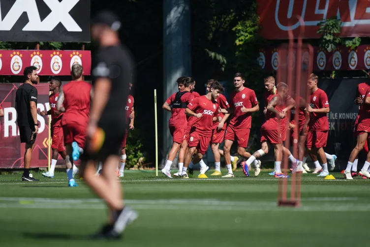 Son dakika Galatasaray transfer haberleri: Cimbom yeni sol bekini buldu! Rakip Liverpool...