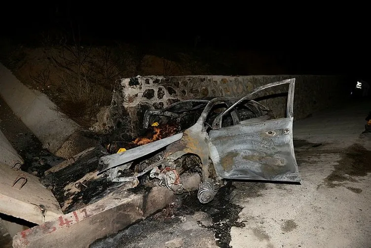 İstinat duvarına çarpan otomobil alev aldı: 5 ölü