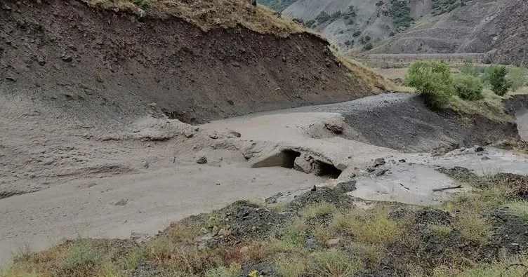 Tunceli’de sağanak sele döndü