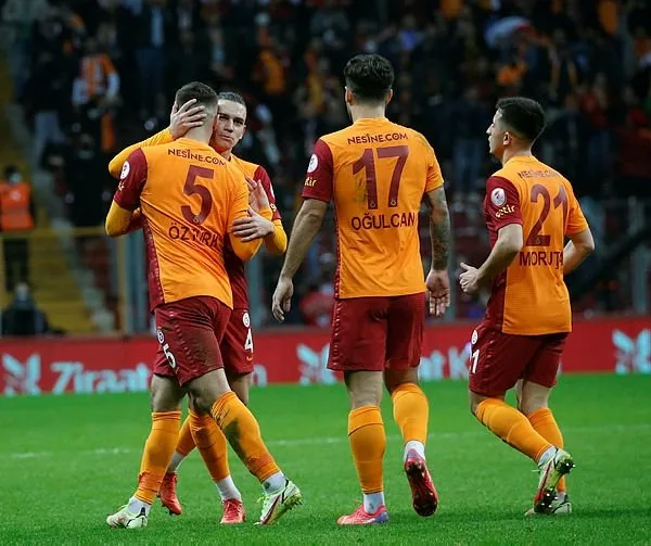 Son dakika: Galatasaray ilk yarıda şoka uğradı Denizlispor tarihe geçti! Abdülkadir Sünger maça damga vurdu…