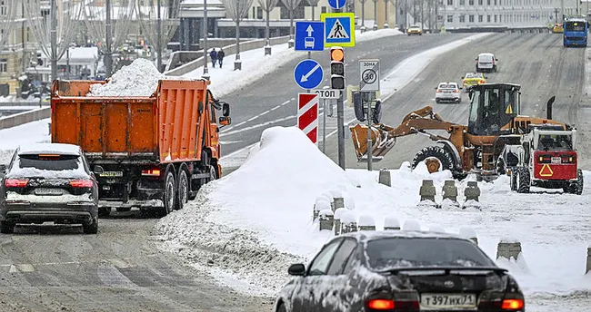 Moskova’da yoğun kar yağışı: 60 uçuş iptal Moskova’da yoğun kar yağışı: 60 uçuş iptal