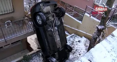 İstanbul Üsküdar’da şaşırtan kaza! Apartmanın bahçesine uçan araç dik durdu | Video