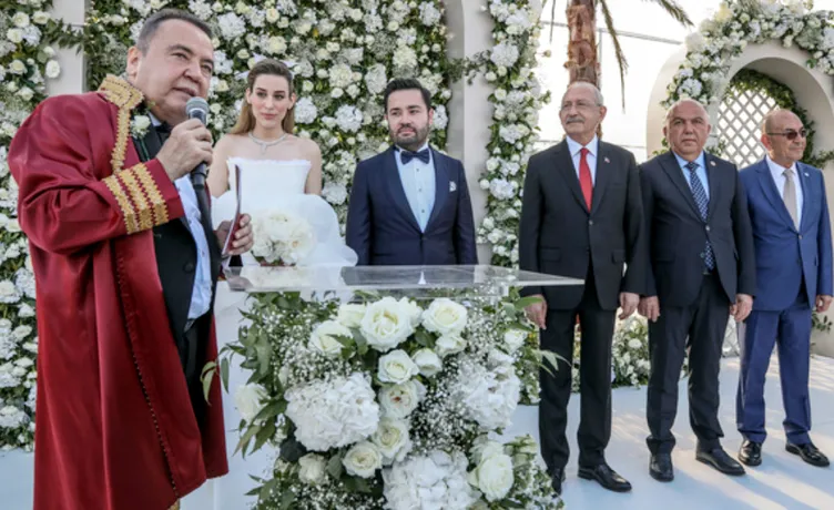 SON DAKİKA | Muhittin Böcek’in oğlunu baz bilgileri ele verdi! İş adamıyla ofisinde 29 dakika görüştü