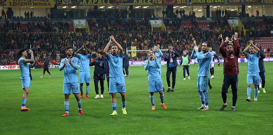 Lider Trabzonspor Zıraat Türkiye Kupasında Doludizgin Devem Ediyor.