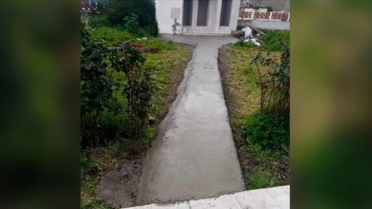 Özgür Arıcı talimat verdi, WC yolu betonlandı: Koçarlı Belediyesi “hizmet” diye paylaştı Özgür Arıcı talimat verdi, WC yolu betonlandı: Koçarlı Belediyesi “hizmet” diye paylaştı