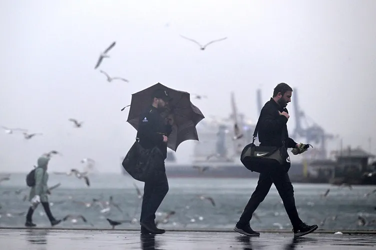 SON DAKİKA… İstanbul Valiliği’nden megakent için kuvvetli yağış uyarısı! Yarın şiddetini artıracak: O bölgeler için alarm verildi
