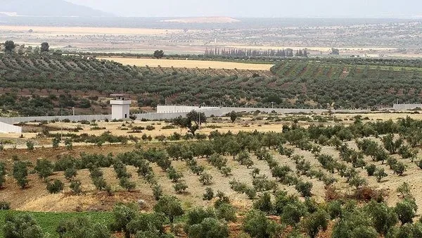 Suriye sınırındaki duvarın yarısı tamamlandı