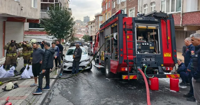 Bağcılar’da 6 katlı binada yangın