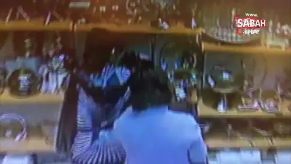 İstanbul Pendik’te anne ve kızının beraber hırsızlık yaptıkları anlar kamerada
