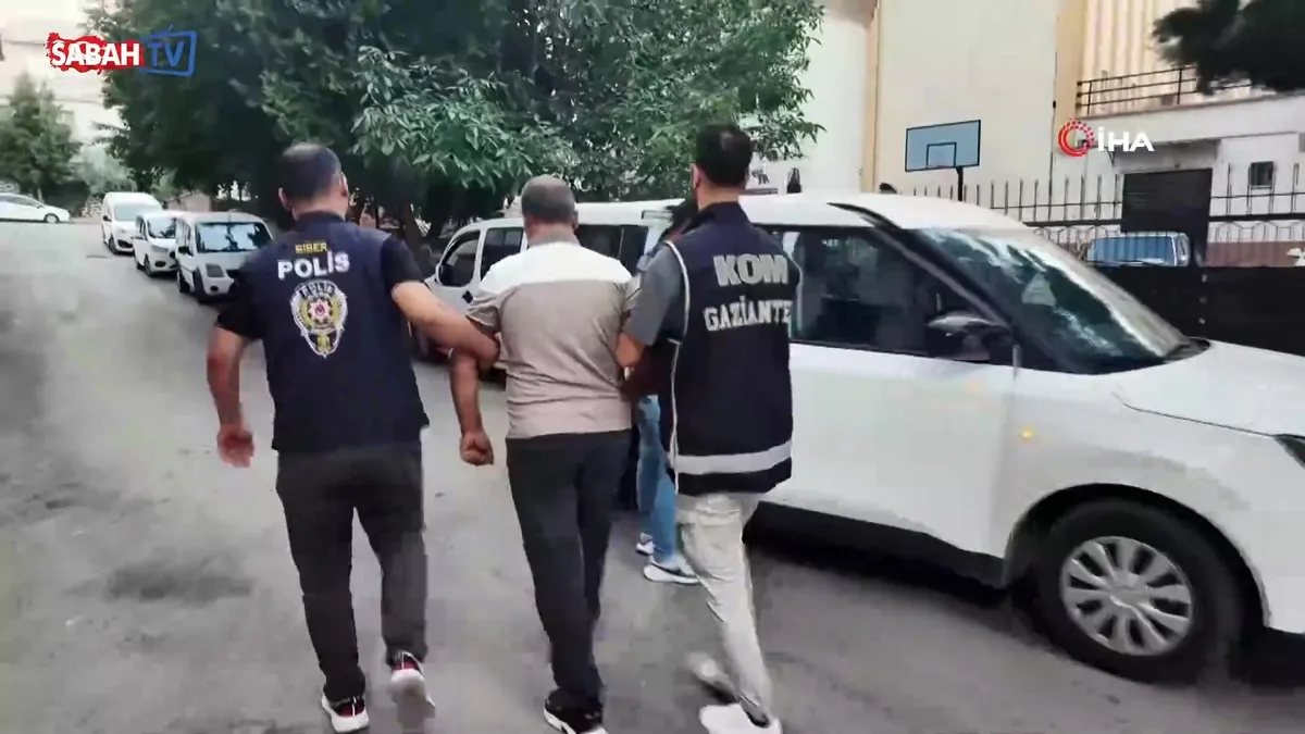 Gaziantep’te bankacılık sistemi üzerinden dolandırıcılık yapanlara operasyon: 17 gözaltı | Video videosunu izle Gaziantep’te bankacılık sistemi üzerinden dolandırıcılık yapanlara operasyon: 17 gözaltı | Video videosunu izle