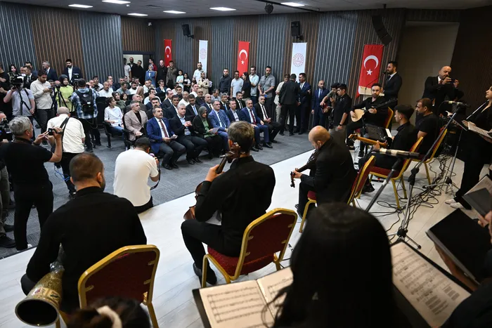 milli-egitim-bakani-tekin-vanda-ogretmen-sayisini-3-katina-cikardik-1748688685546.jpg