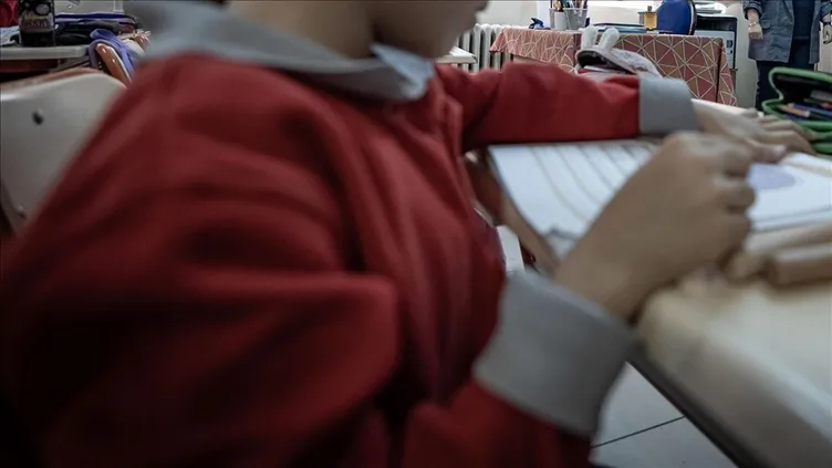 Öğrencilerin Kılık Kıyafetlerine Dair Yönetmelik’te değişiklik Resmi Gazete’de! İşte yeni dönemin ayrıntıları