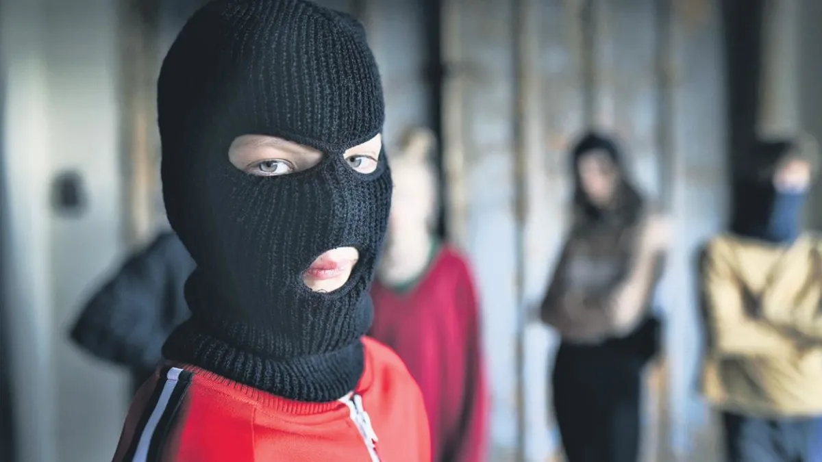 Suçlu çocukların aileleri de cezaevinde Suçlu çocukların aileleri de cezaevinde