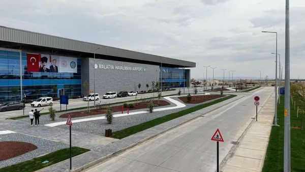 yeni-terminal-ilk-yolcularini-karsiladi-malatya-havalimaninda-kapasitesi-25-milyona-yukseldi-1790594273316.jpg