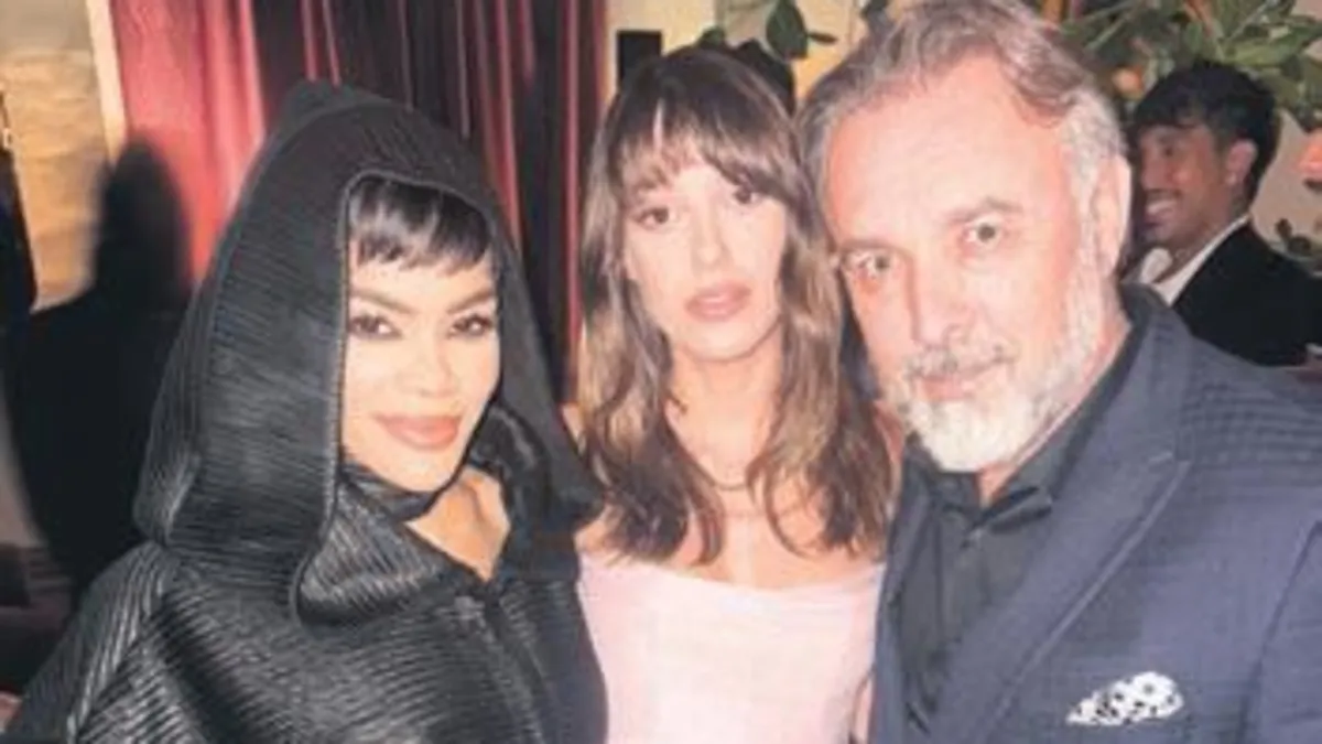 Dünyaca ünlü yıldızlarla prömiyere katıldı Dünyaca ünlü yıldızlarla prömiyere katıldı