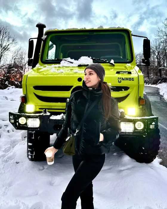 4×4 lüks aracıyla şov yaptı! BuraK Özçivit’in biricik aşkı Fahriye Evcen milyonluk arabasıyla göz kamaştırdı! Fiyatı dudaklarınızı uçuklatacak...