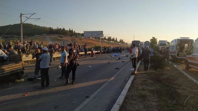 Son dakika: Manisa’da korkunç kaza! 2 ölü, 10 yaralı...