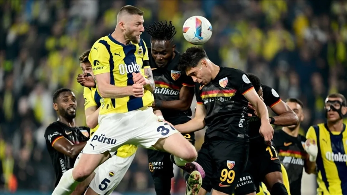 FENERBAHÇE KAYSERİSPOR CANLI | Fenerbahçe, Kayserispor’u konuk ediyor! Tedesco’nun 11’i belli oldu… FENERBAHÇE KAYSERİSPOR CANLI | Fenerbahçe, Kayserispor’u konuk ediyor! Tedesco’nun 11’i belli oldu…