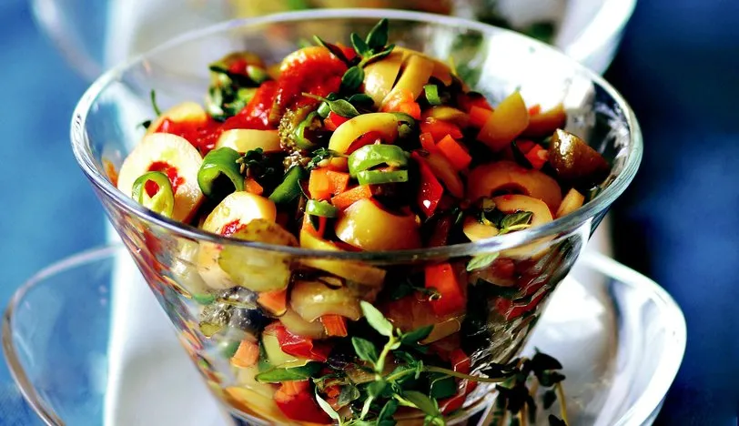 Kekikli Zeytin Salatası