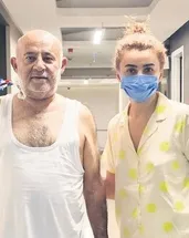 Kızının böbreğiyle hayata bağlandı