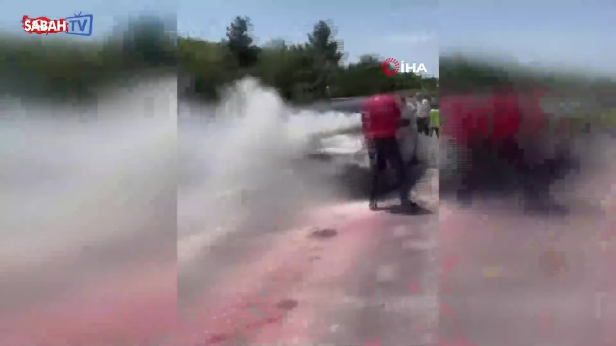 Diyarbakır’da seyir halindeki araç alev aldı videosunu izle Diyarbakır’da seyir halindeki araç alev aldı videosunu izle