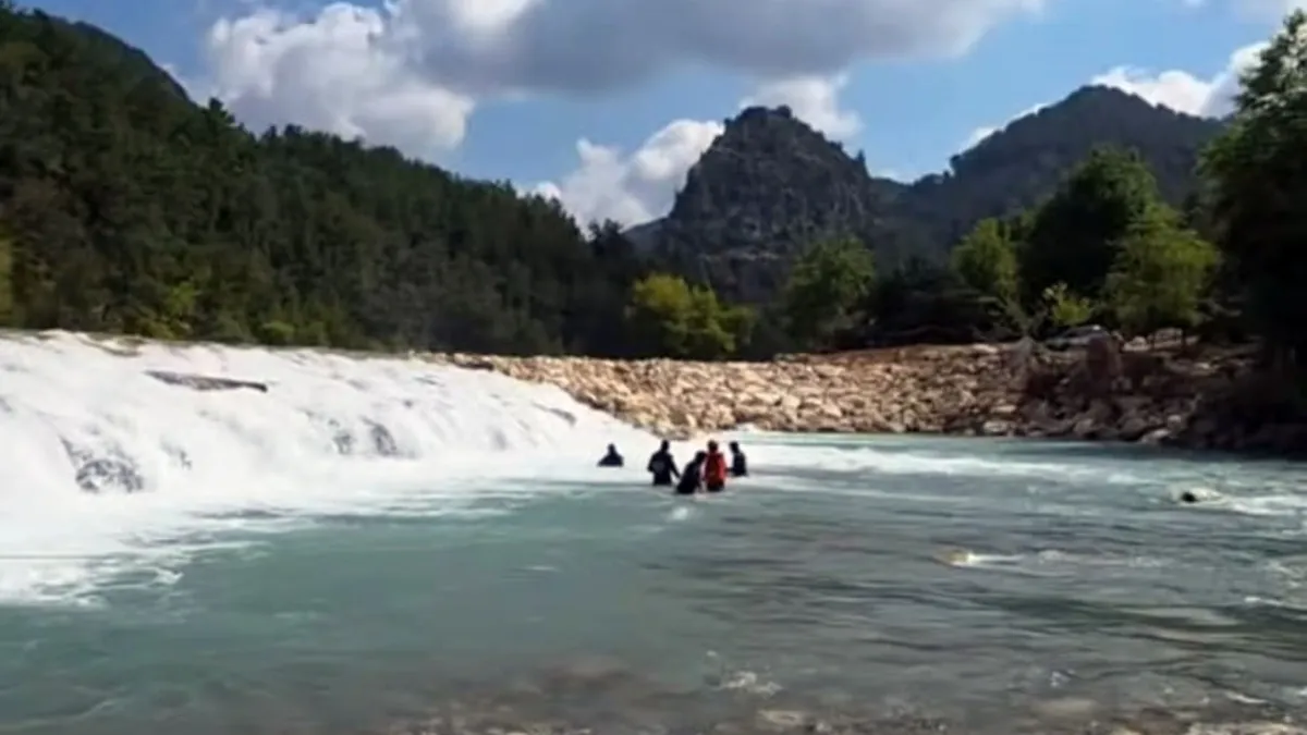 Antalya Manavgat Alara Çayı'nda kaybolan kişiyi arama çalışmaları