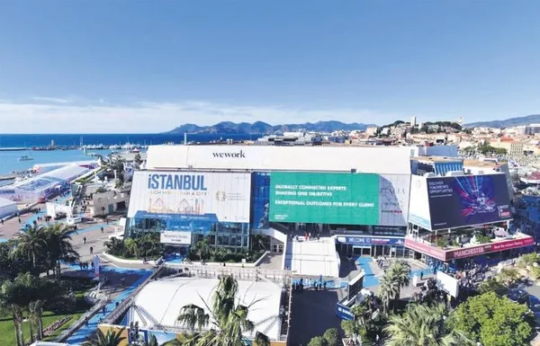 burak-ozcivitten-cannes-cikarmasi-1791045501399.jpeg