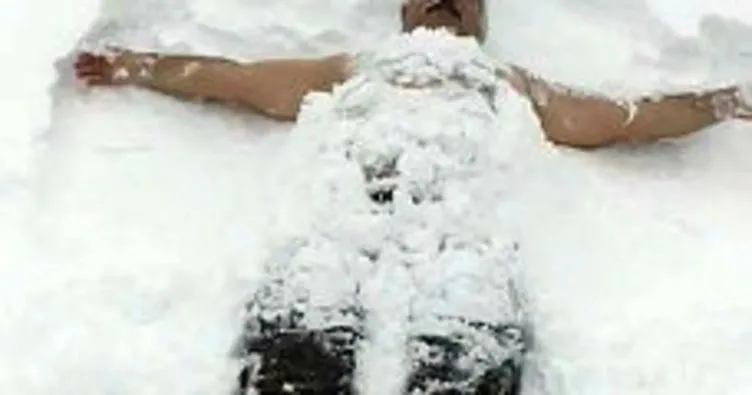 PTT Başmüdürü kar banyosu yaptı