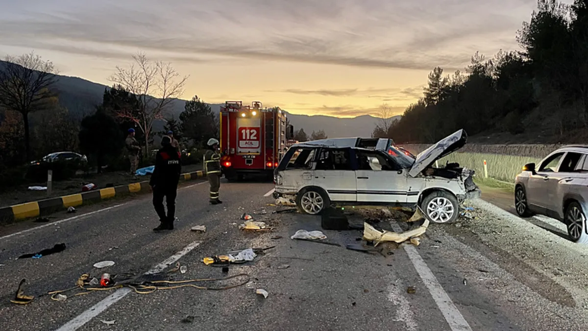 Karabük'te feci kaza! Cip devrildi: 2 ölü, 7 yaralı Karabük'te feci kaza! Cip devrildi: 2 ölü, 7 yaralı