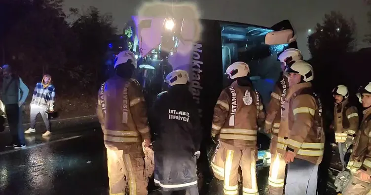 Bayrampaşa’da yolcu otobüsü devrildi: 2 ölü 1’i ağır 15 yaralı
