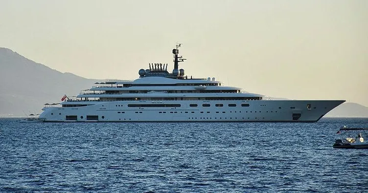 Lüks mega yat Blue Bodrum’da demirledi