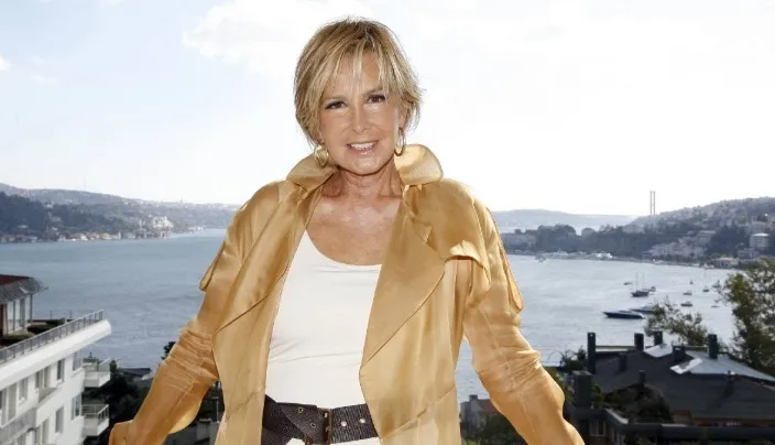 Uzun süredir hastalıklarla mücadele ediyordu! Filiz Akın ambulans uçakla İstanbul’a sevk edildi!