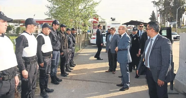 Vali Demirtaş, polis noktasını denetledi